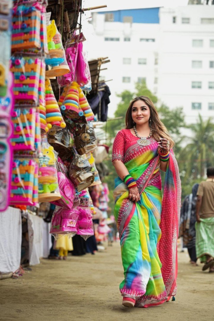 চান্দুরি সিল্কের ডিজিটাল প্রিন্ট শাড়ি