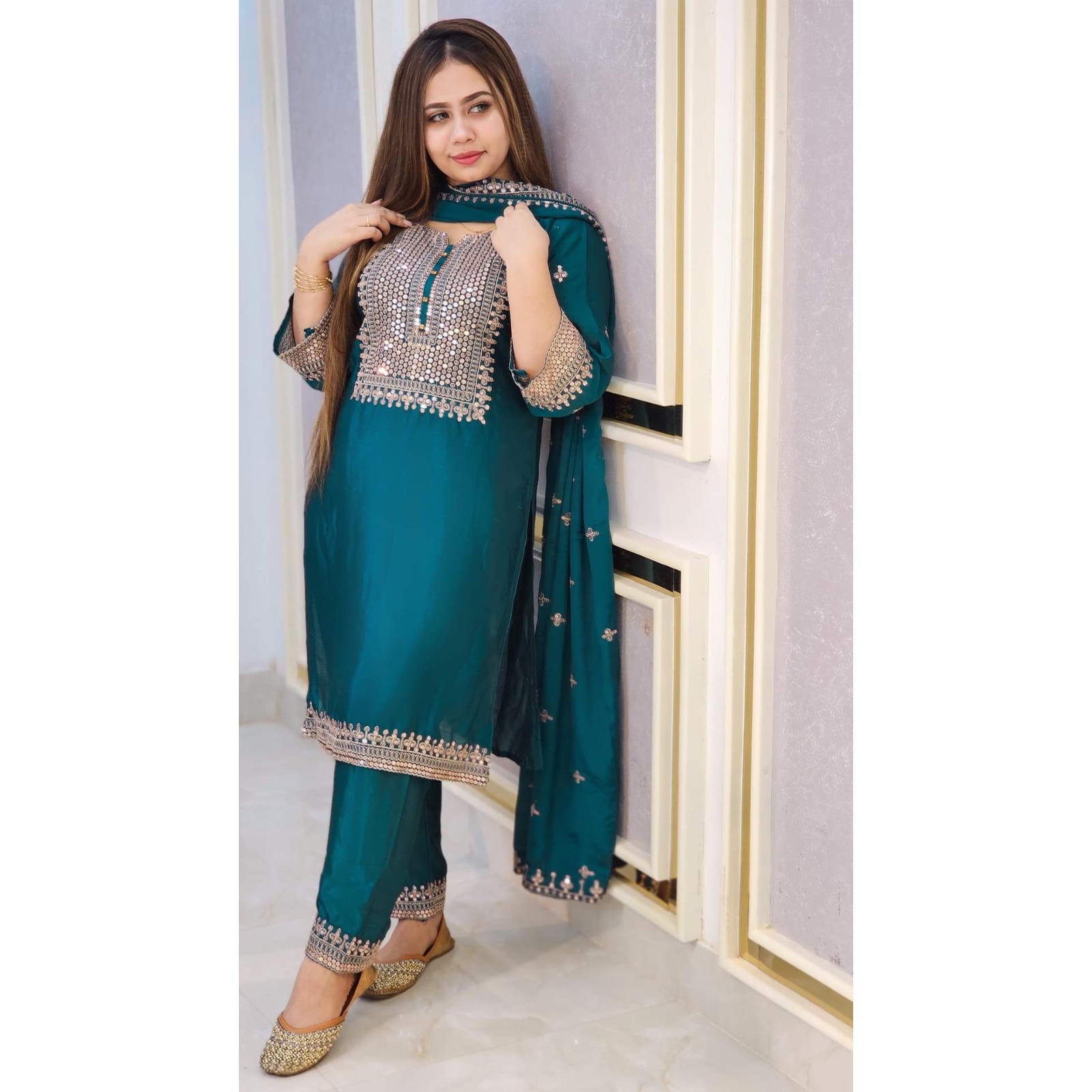 পাকিস্তানি ক্রেপ চিনুন থ্রি পিস