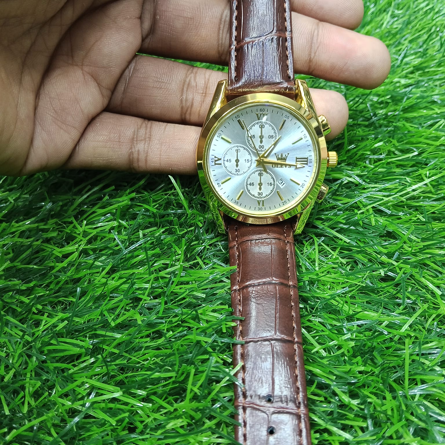 Artificial Leather Chronograph Wrist Watch For Men