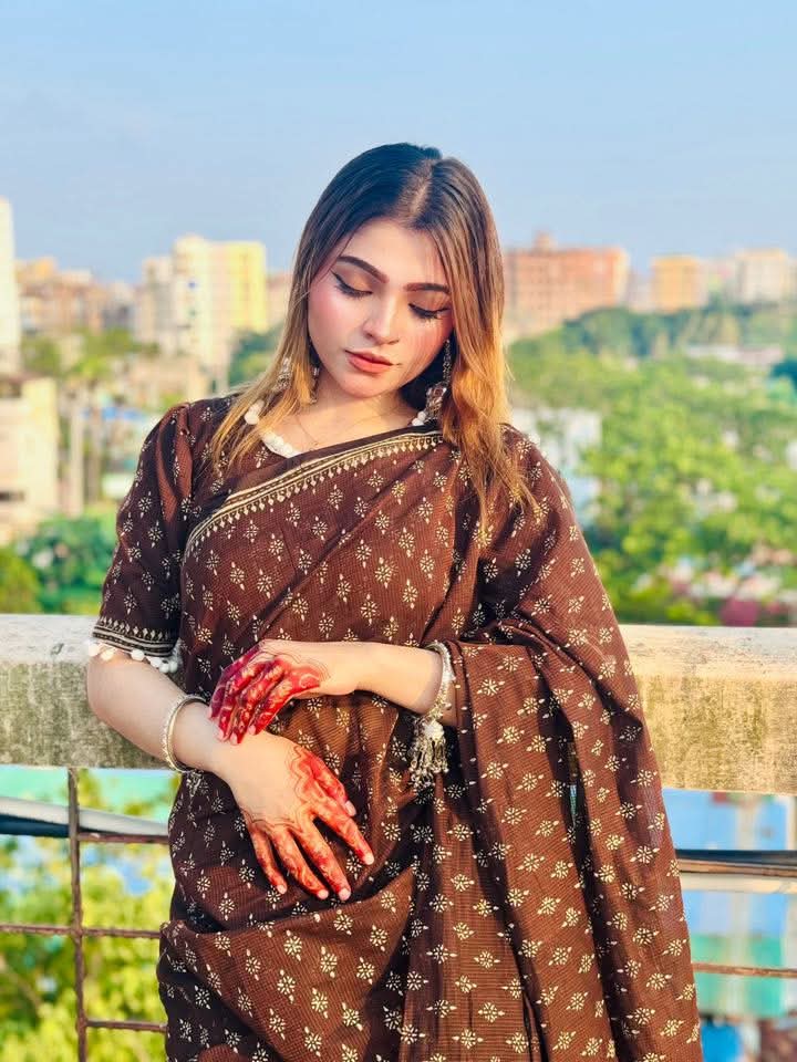 Arong Cotton Sharee with a blouse piece.