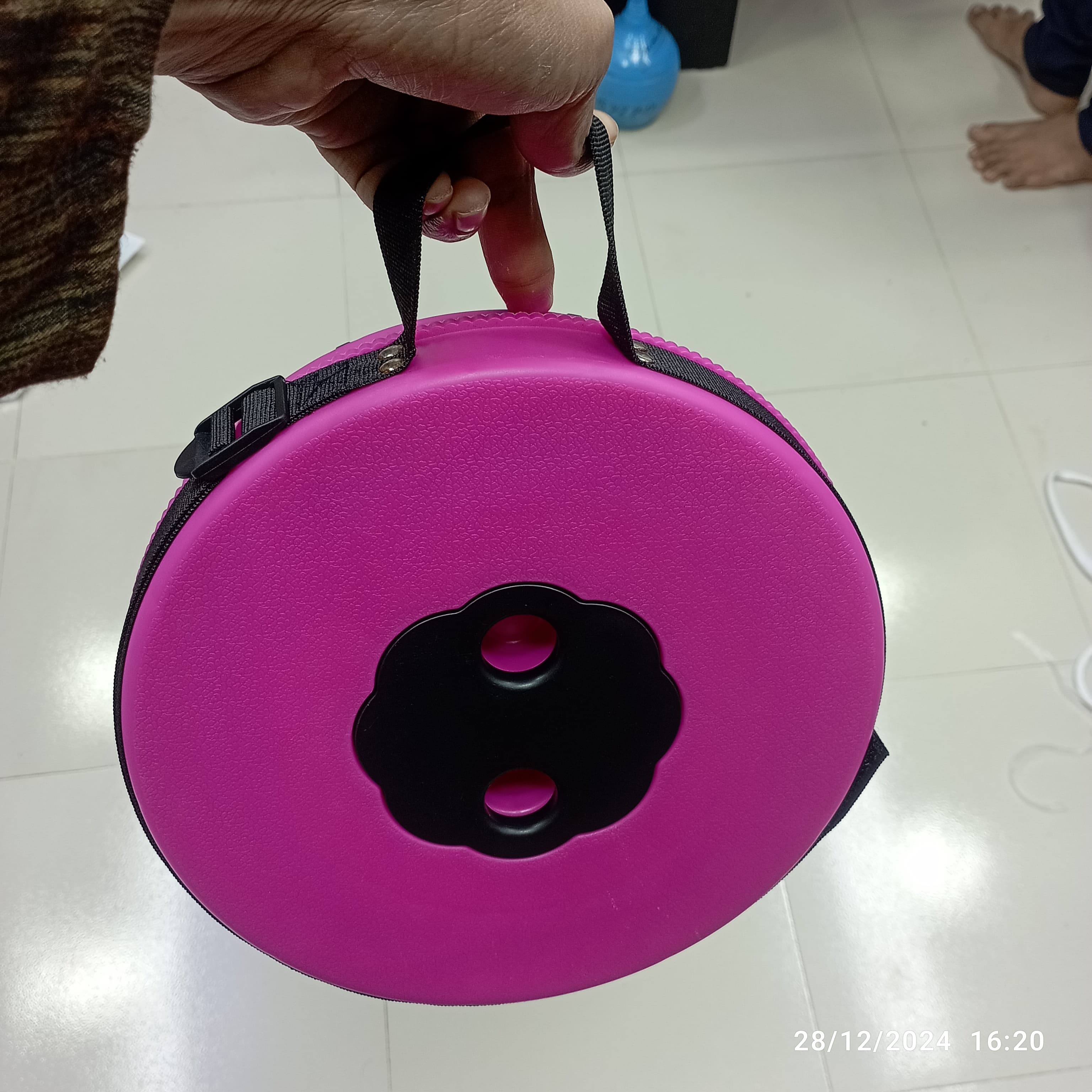 পোর্টেবল টেলিস্কোপিক স্টুল - নিশ্চিন্তে বসুন, যেকোনো জায়গায়!