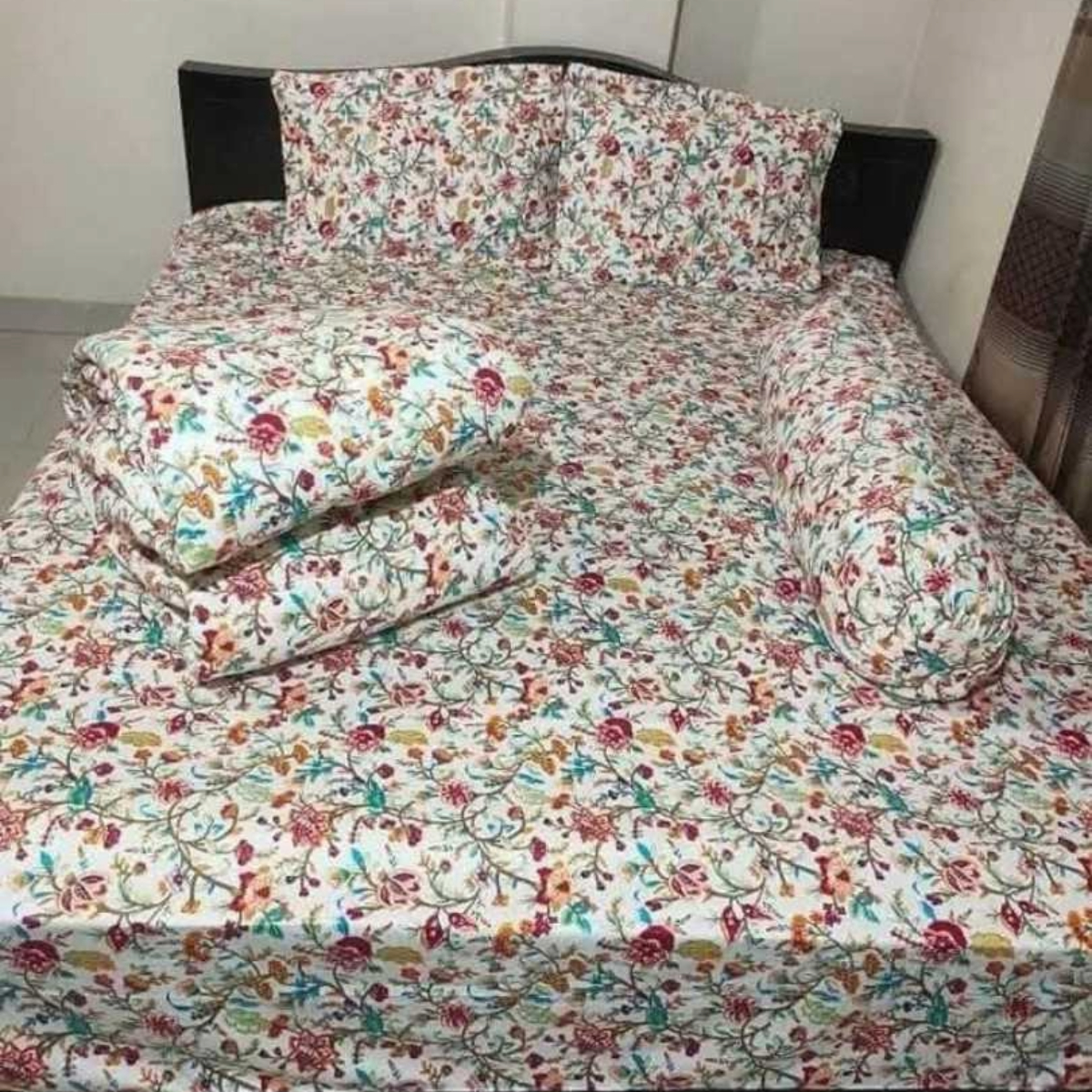 ৫ পিসের টুয়েল প্রিমিয়াম কম্ফোর্টার কম্বো সেট